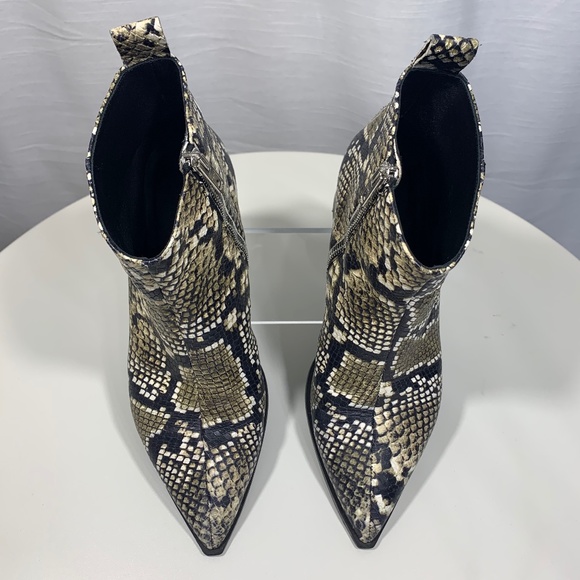 Everlane The Boss Boot Bootie in Snakeskin - Picture 3 of 6